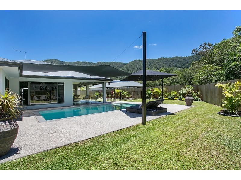 8 Lockyer Crescent, Bentley Park QLD 4869
