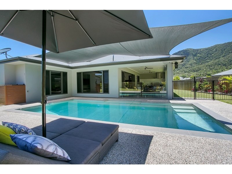 8 Lockyer Crescent, Bentley Park QLD 4869