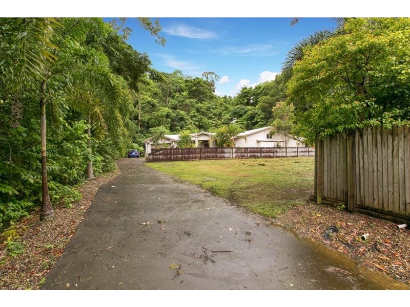 4 Chapel Close, Brinsmead QLD 4870