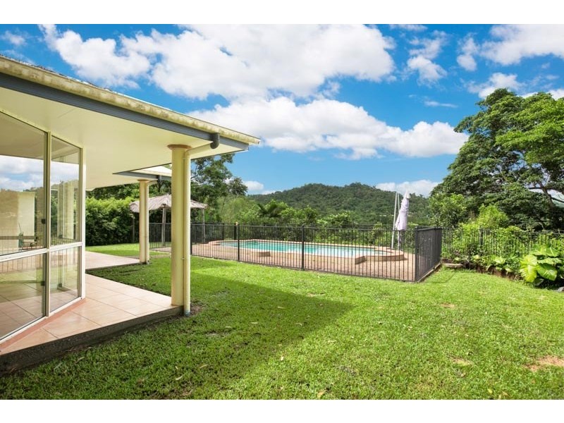 8 Fay Close, Brinsmead QLD 4870