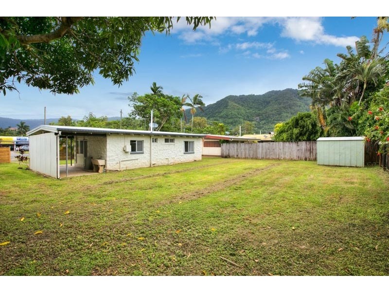 8 McGregor Street, Manoora QLD 4870
