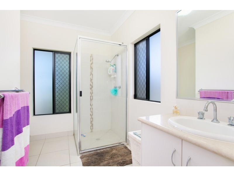 6 Ainscow Drive, Bentley Park QLD 4869