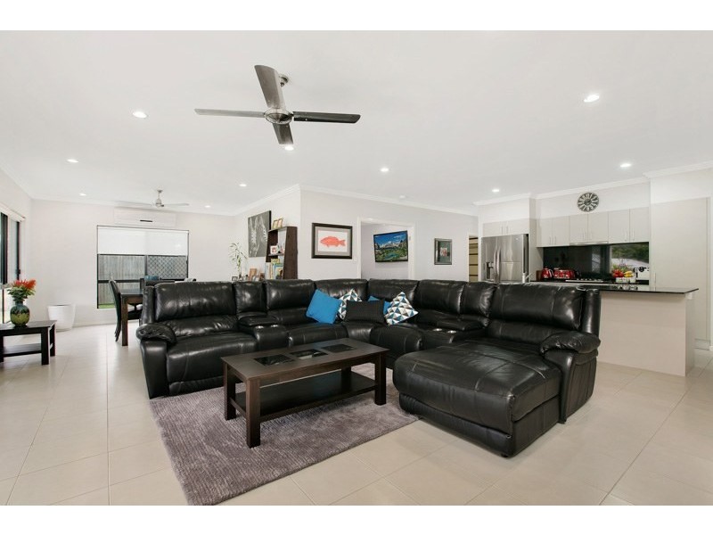 21 Ainscow Drive, Bentley Park QLD 4869