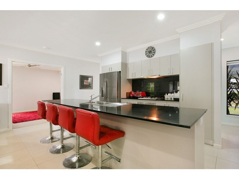 21 Ainscow Drive, Bentley Park QLD 4869