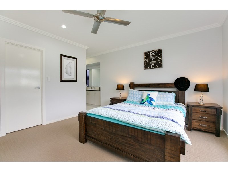 21 Ainscow Drive, Bentley Park QLD 4869
