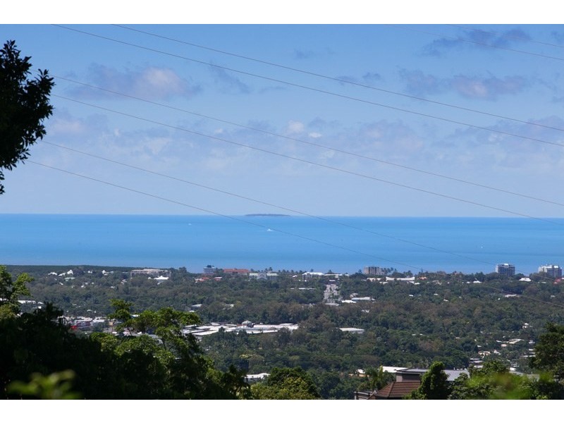 9 Oceanview Place, Mooroobool QLD 4870
