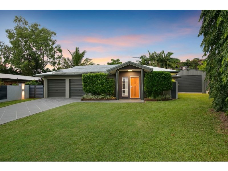 4 Kirraly Close, Mooroobool QLD 4870