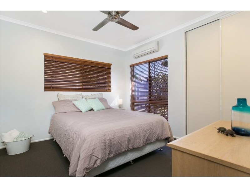 4 Kirraly Close, Mooroobool QLD 4870