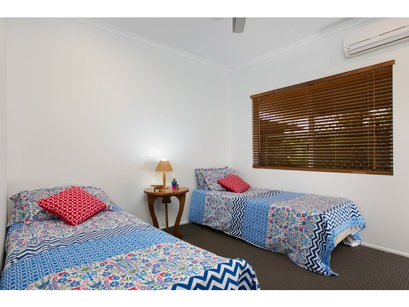 4 Kirraly Close, Mooroobool QLD 4870