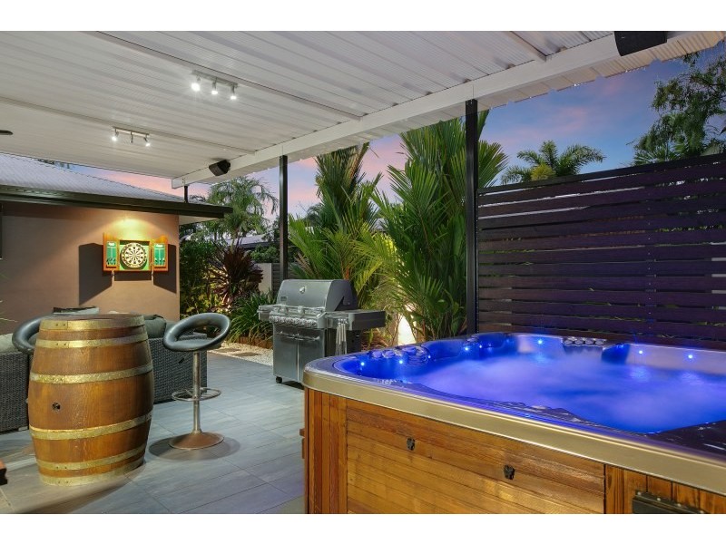 4 Kirraly Close, Mooroobool QLD 4870