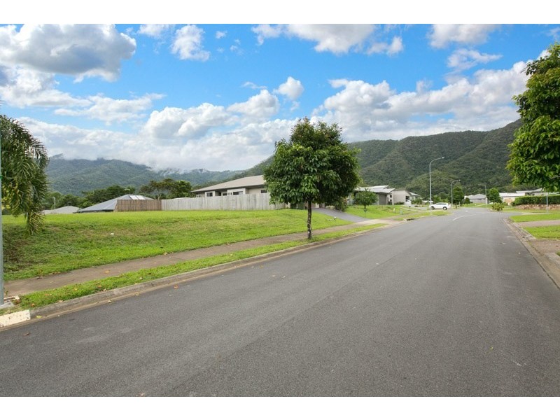 15 Ainscow Drive, Bentley Park QLD 4869