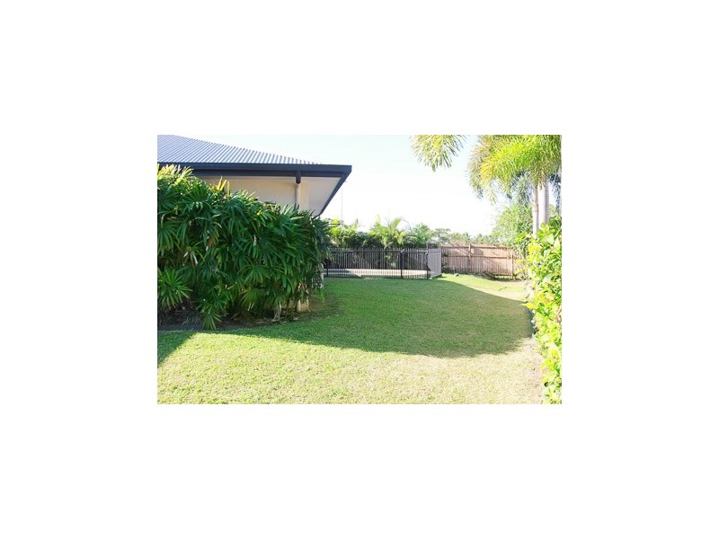 22 Lucy Close, Kanimbla QLD 4870