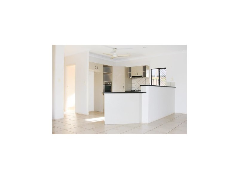 22 Lucy Close, Kanimbla QLD 4870