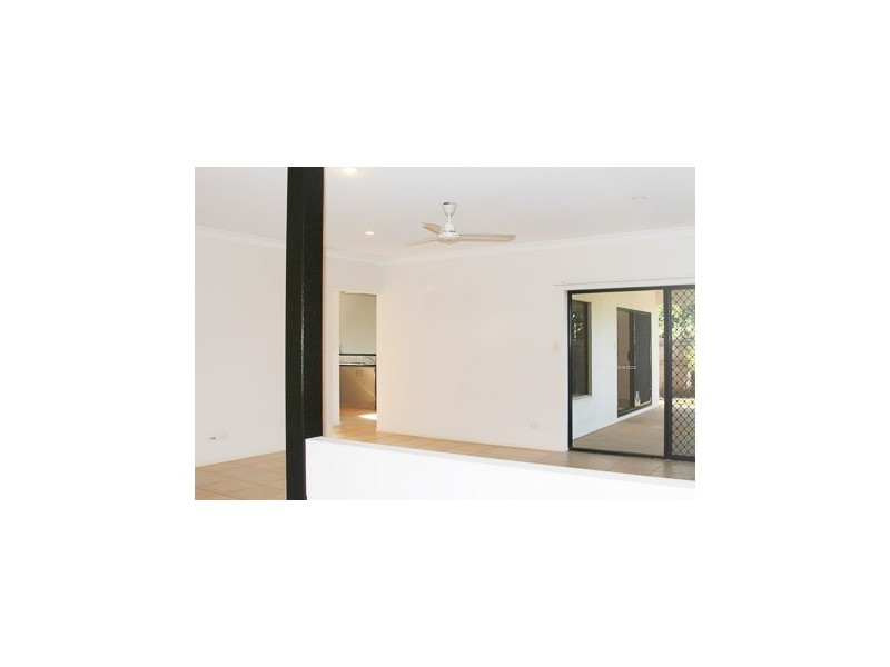 22 Lucy Close, Kanimbla QLD 4870