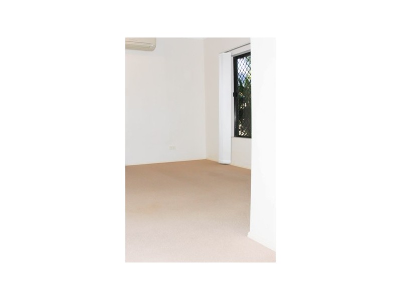 22 Lucy Close, Kanimbla QLD 4870