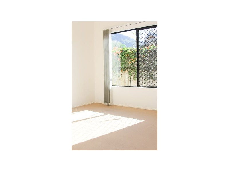 22 Lucy Close, Kanimbla QLD 4870