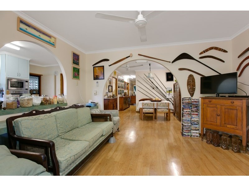 35 Sunflower Drive, Mooroobool QLD 4870