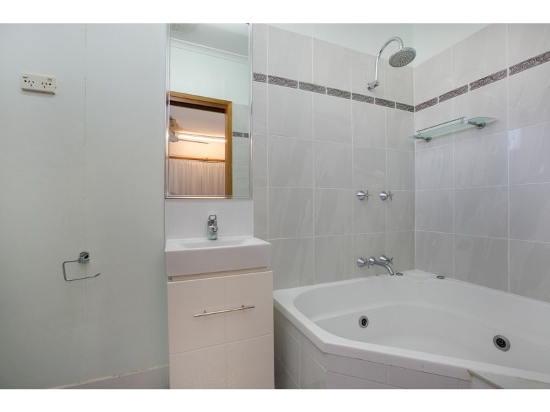 35 Sunflower Drive, Mooroobool QLD 4870