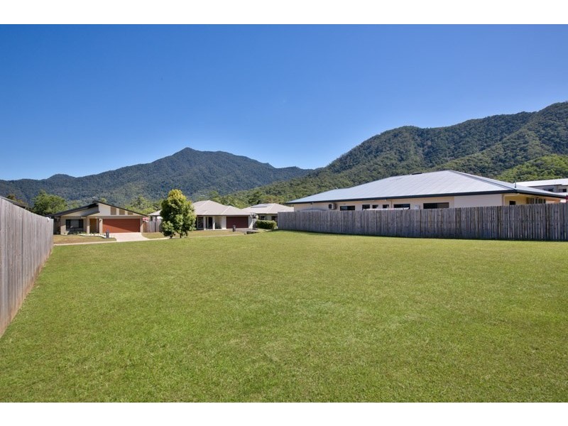 18 Lockyer Crescent, Bentley Park QLD 4869