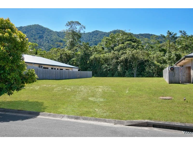 18 Lockyer Crescent, Bentley Park QLD 4869