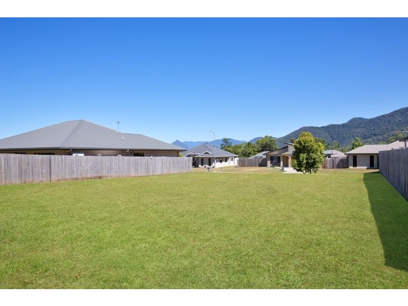 18 Lockyer Crescent, Bentley Park QLD 4869