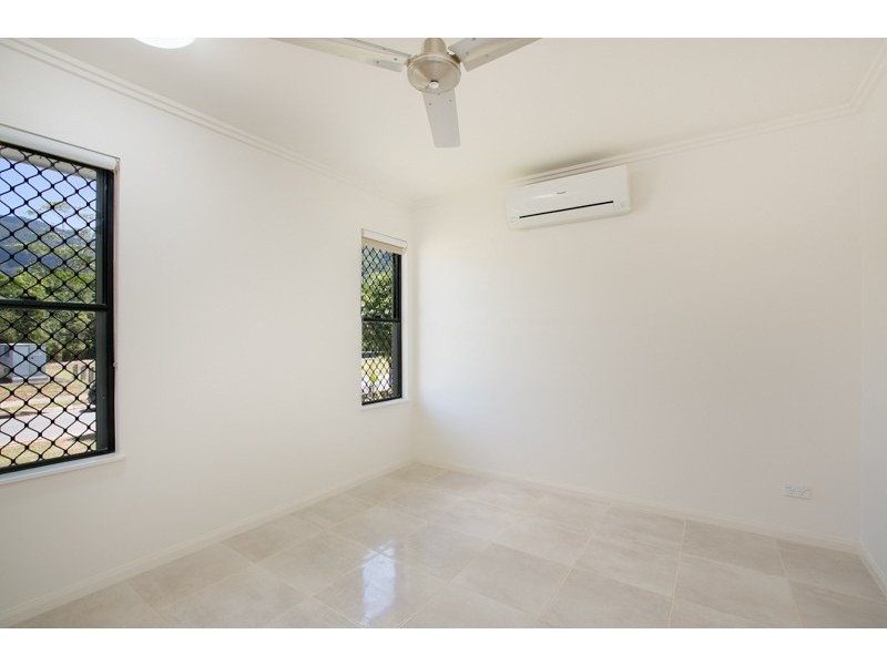 42 Ainscow Drive, Bentley Park QLD 4869