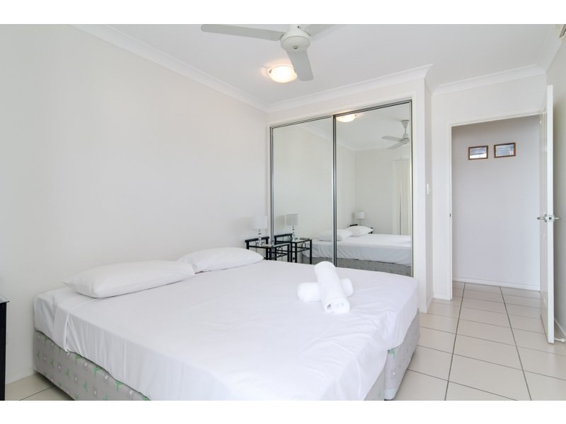 8/77 Spence Street, Cairns City QLD 4870