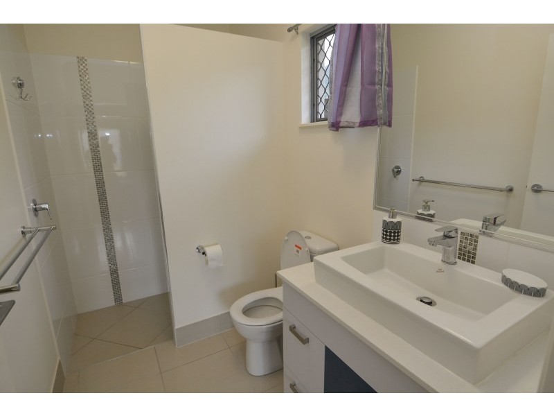 9 Tati Close, Bentley Park QLD 4869