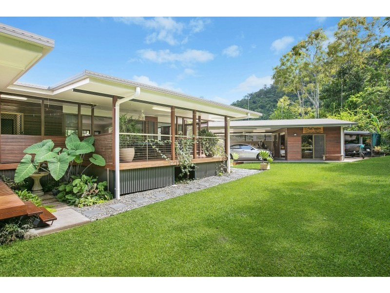 24 Augustus Street, Mooroobool QLD 4870