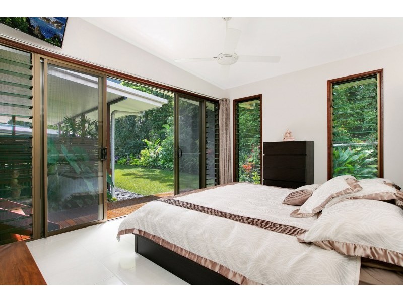 24 Augustus Street, Mooroobool QLD 4870