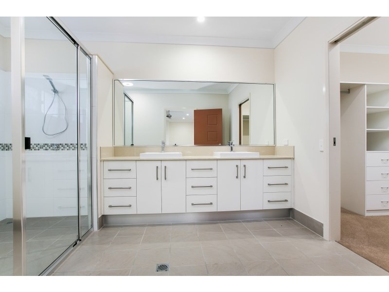 43 Ainscow Drive, Bentley Park QLD 4869