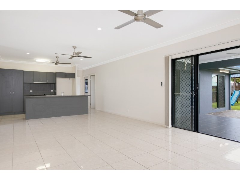 10 Tati Close, Bentley Park QLD 4869