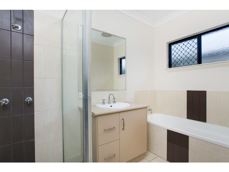 10 Tati Close, Bentley Park QLD 4869