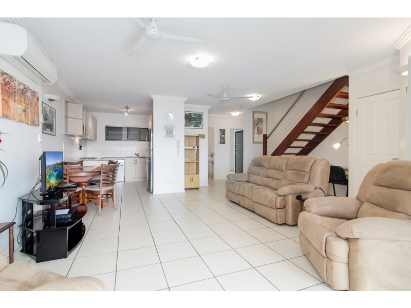 8/77 Spence Street, Cairns City QLD 4870