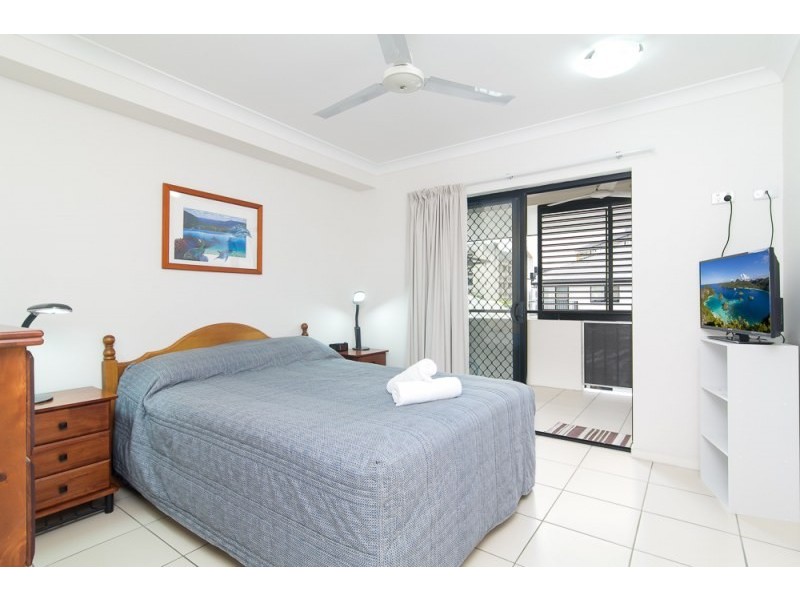 8/77 Spence Street, Cairns City QLD 4870