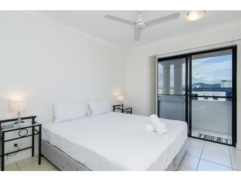 8/77 Spence Street, Cairns City QLD 4870