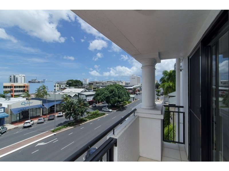 8/77 Spence Street, Cairns City QLD 4870