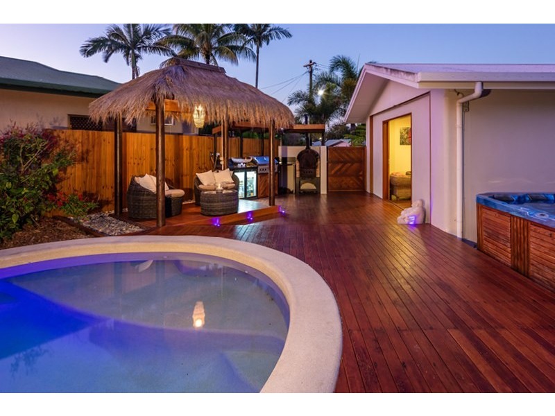 5 Kirraly Close, Mooroobool QLD 4870