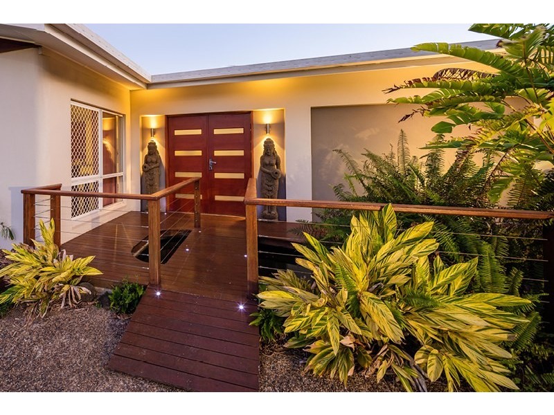 5 Kirraly Close, Mooroobool QLD 4870