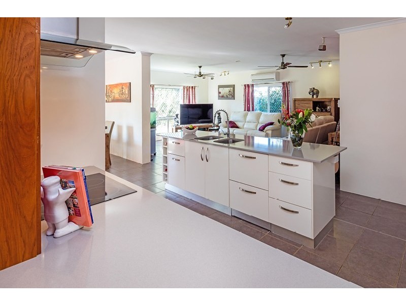 5 Kirraly Close, Mooroobool QLD 4870