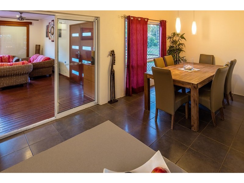 5 Kirraly Close, Mooroobool QLD 4870