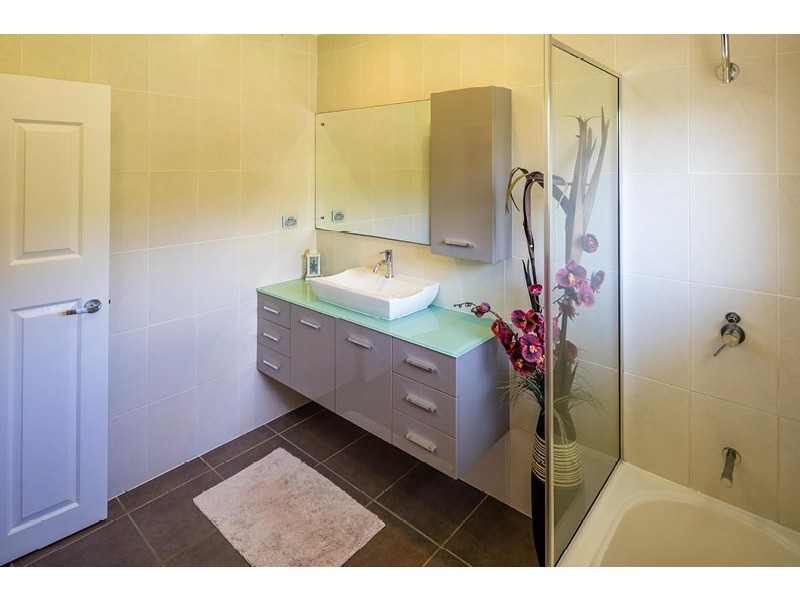 5 Kirraly Close, Mooroobool QLD 4870