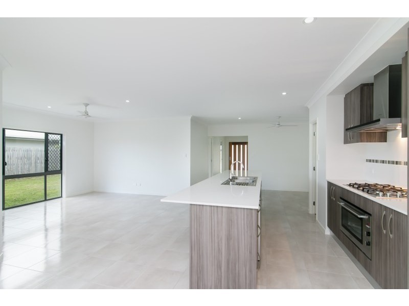 52 Disney Street, White Rock QLD 4868