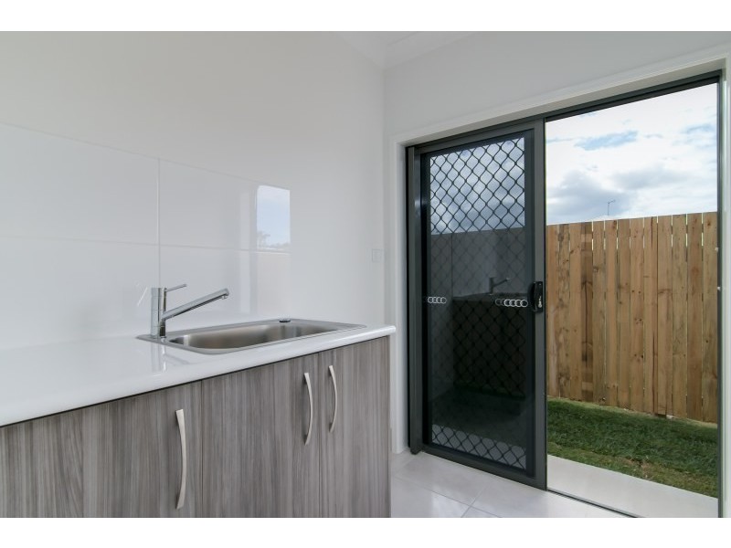 52 Disney Street, White Rock QLD 4868