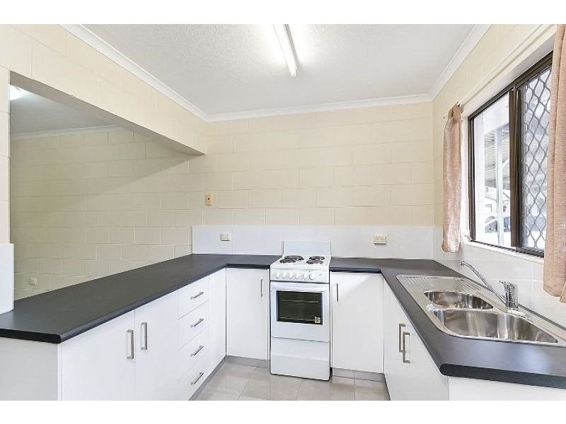 7/64 Pease Street, Manoora QLD 4870