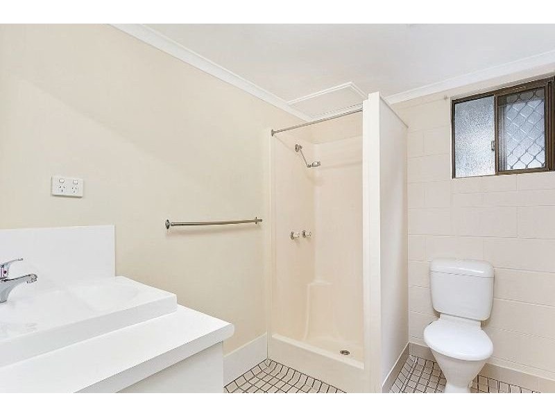 7/64 Pease Street, Manoora QLD 4870