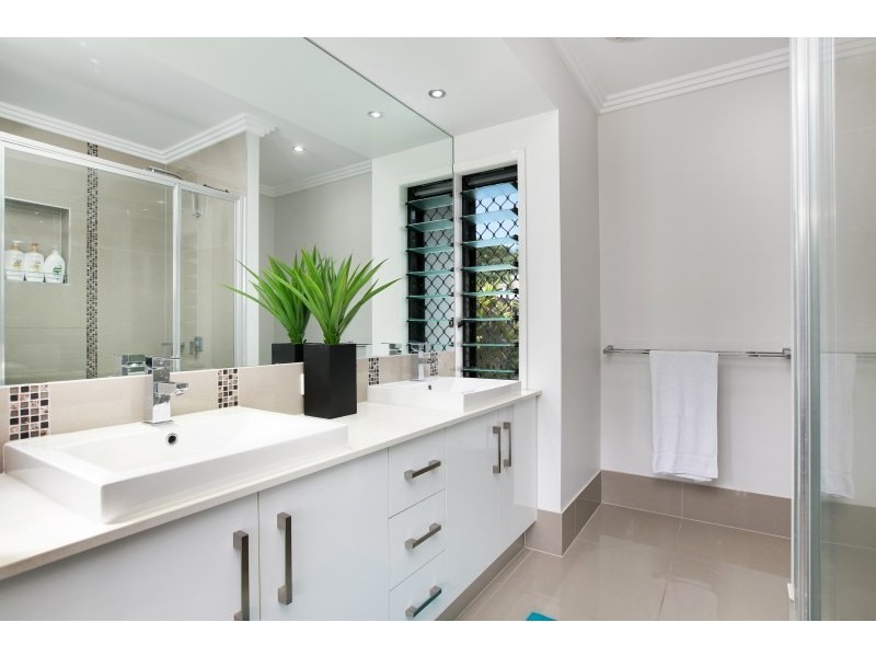 44 Ainscow Drive, Bentley Park QLD 4869