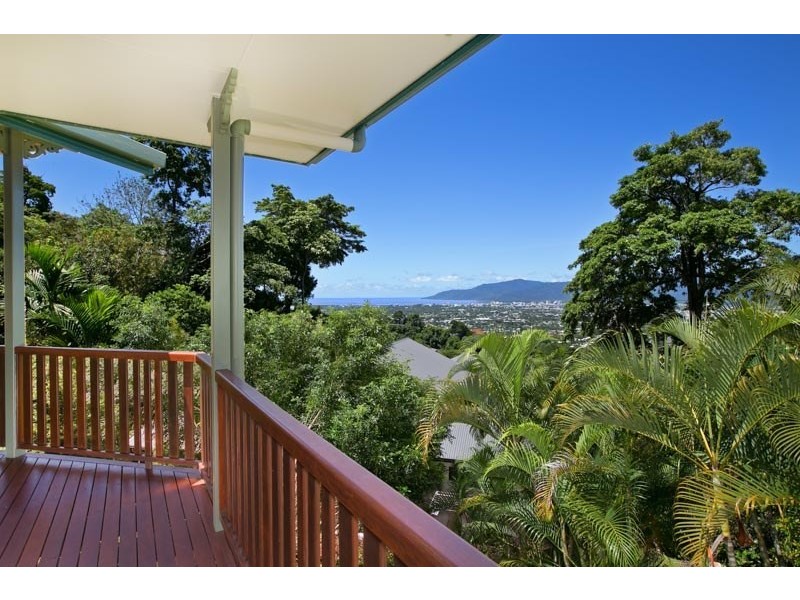 9 Oceanview Place, Mooroobool QLD 4870