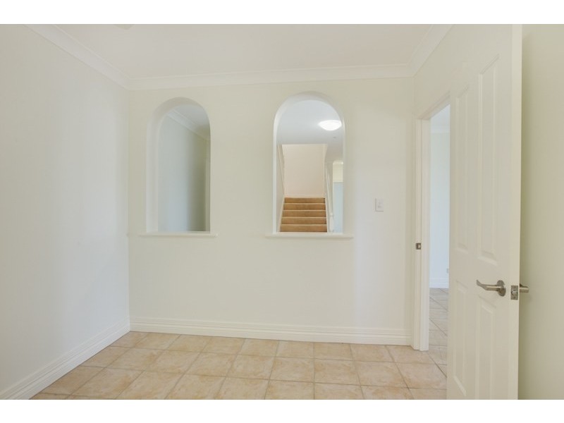 9 Oceanview Place, Mooroobool QLD 4870