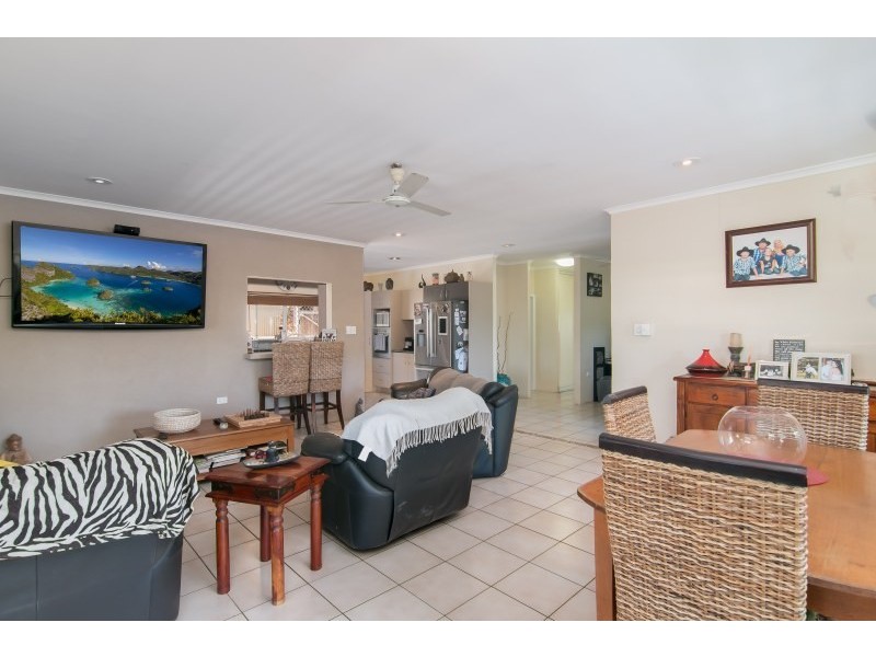 16 Lowanna Close, White Rock QLD 4868